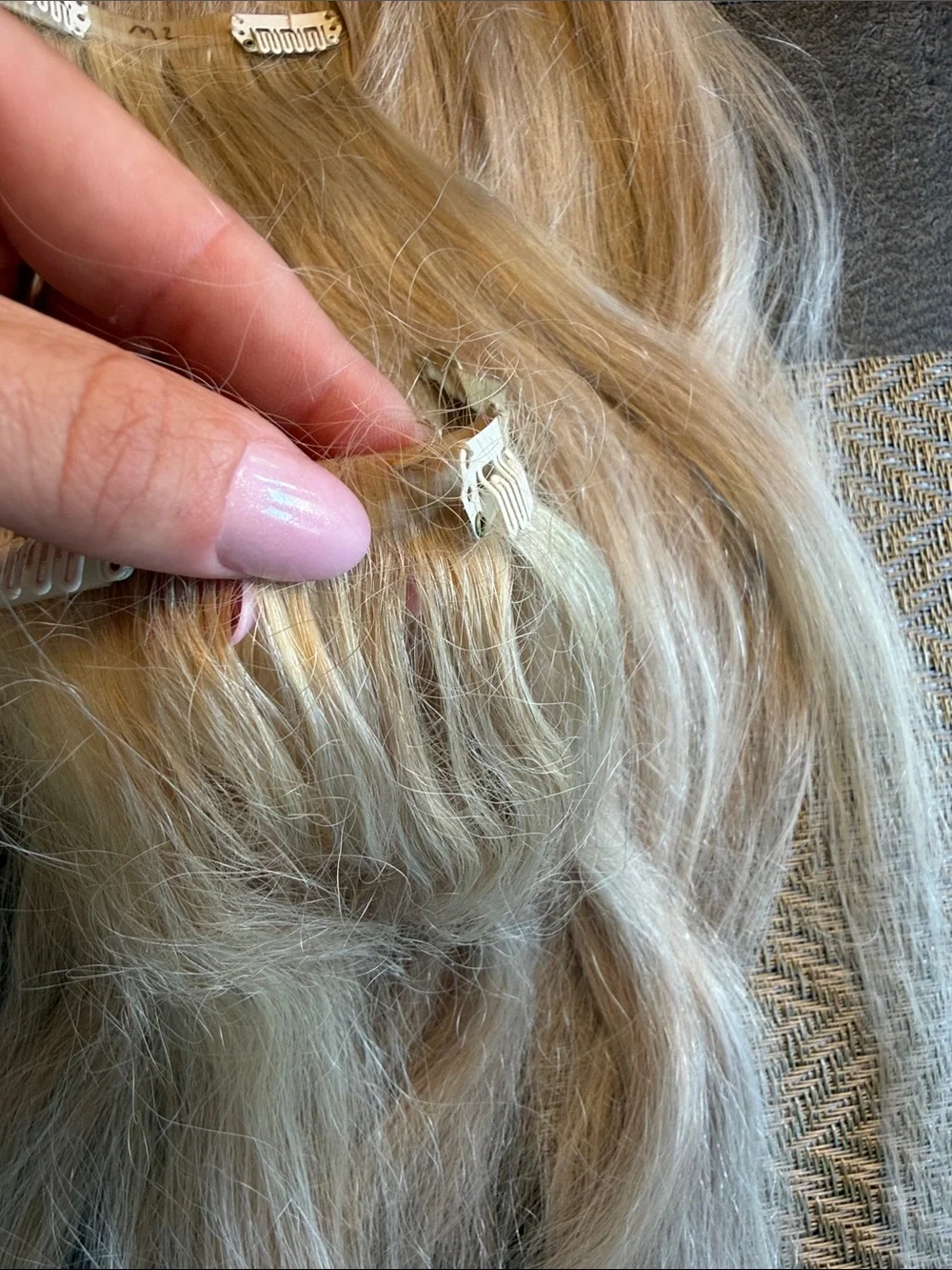 Blonde Clip-In Hair Extensions – Natural Light Blonde